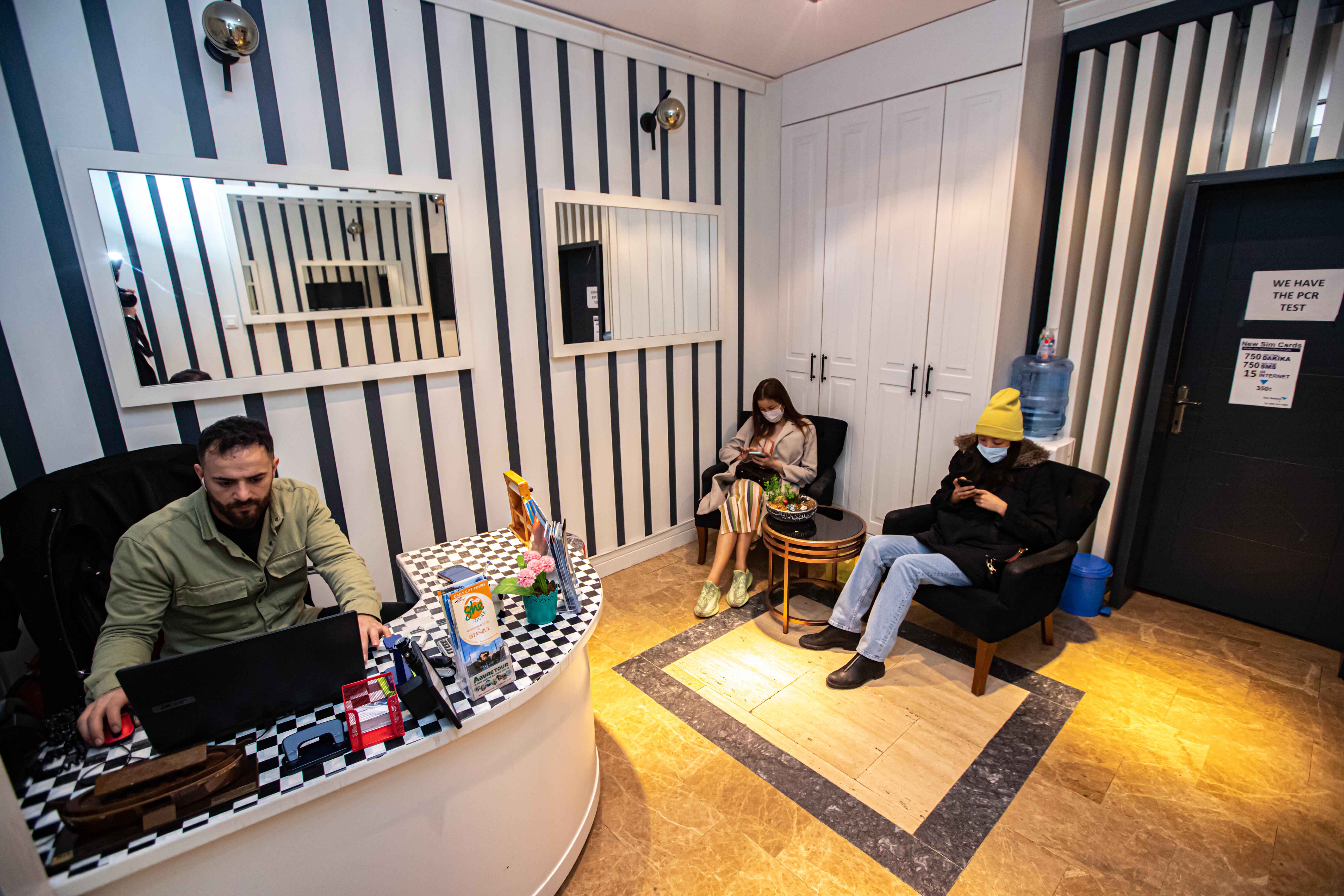 La Pazza Suites Istanbul Exteriör bild