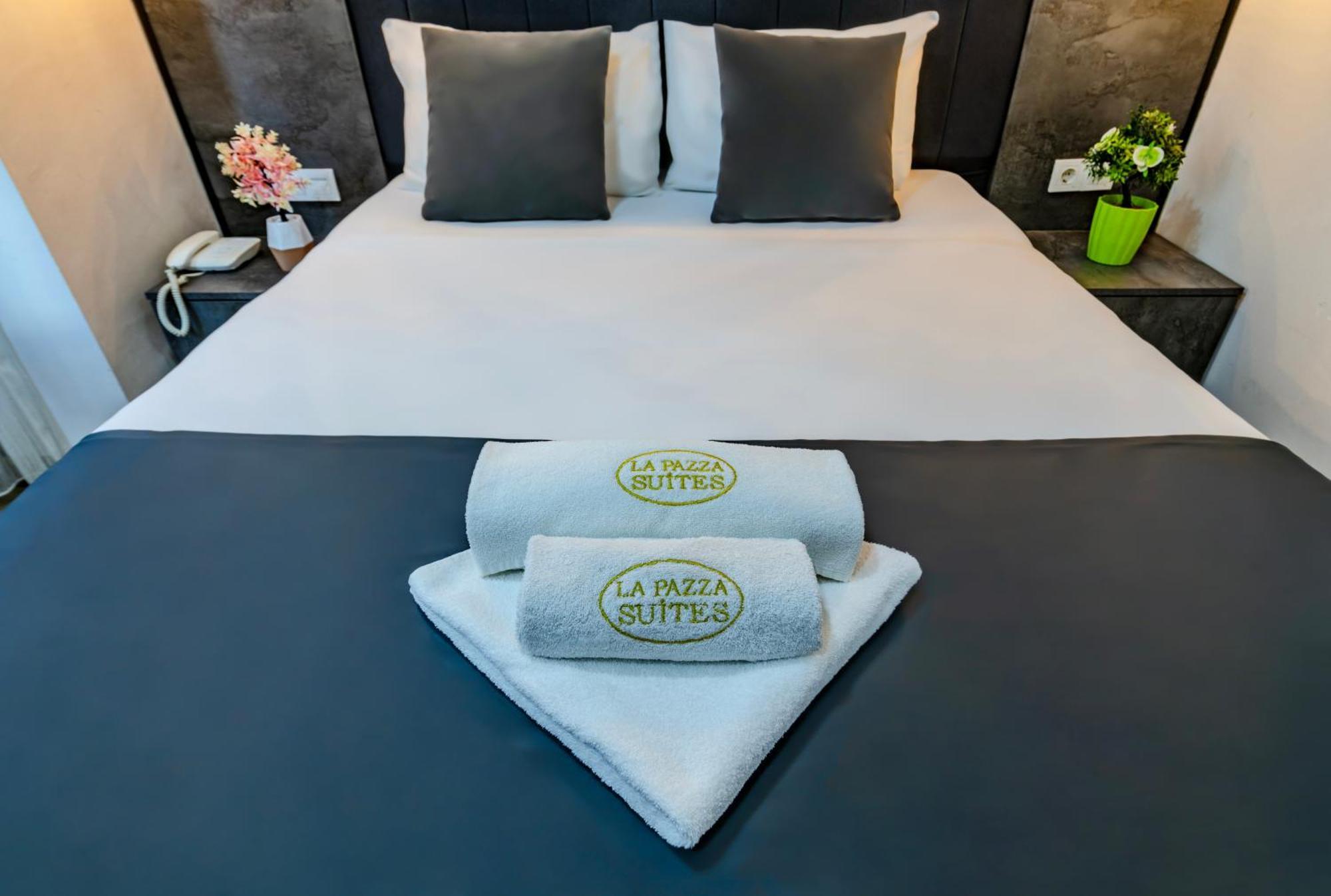 La Pazza Suites Istanbul Exteriör bild