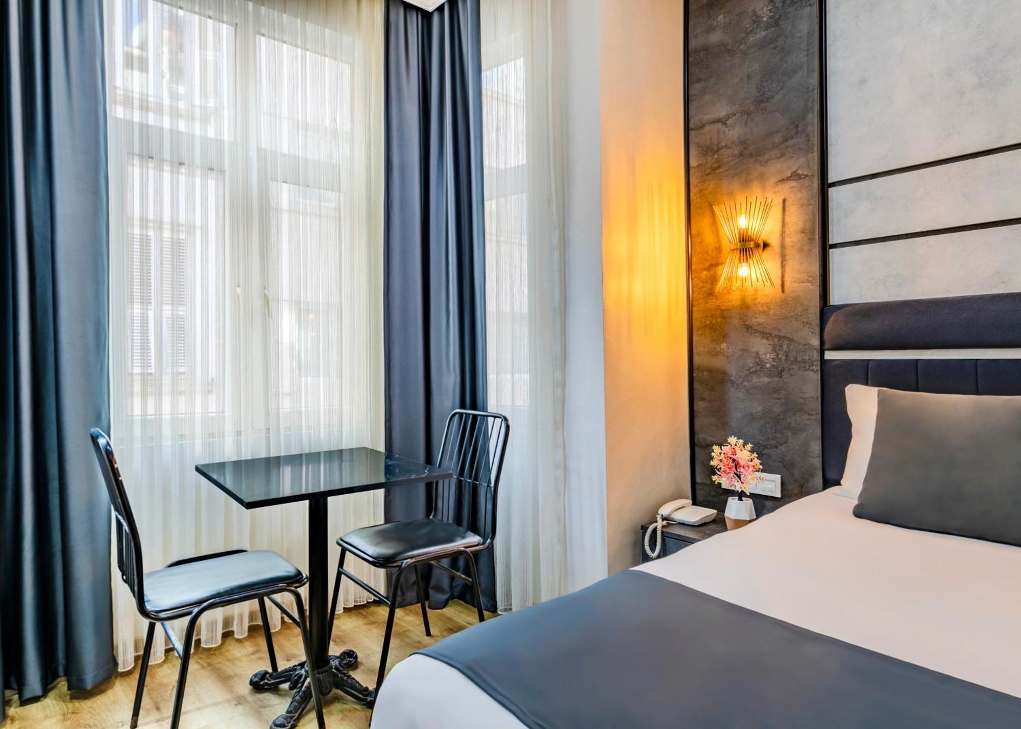 La Pazza Suites Istanbul Exteriör bild