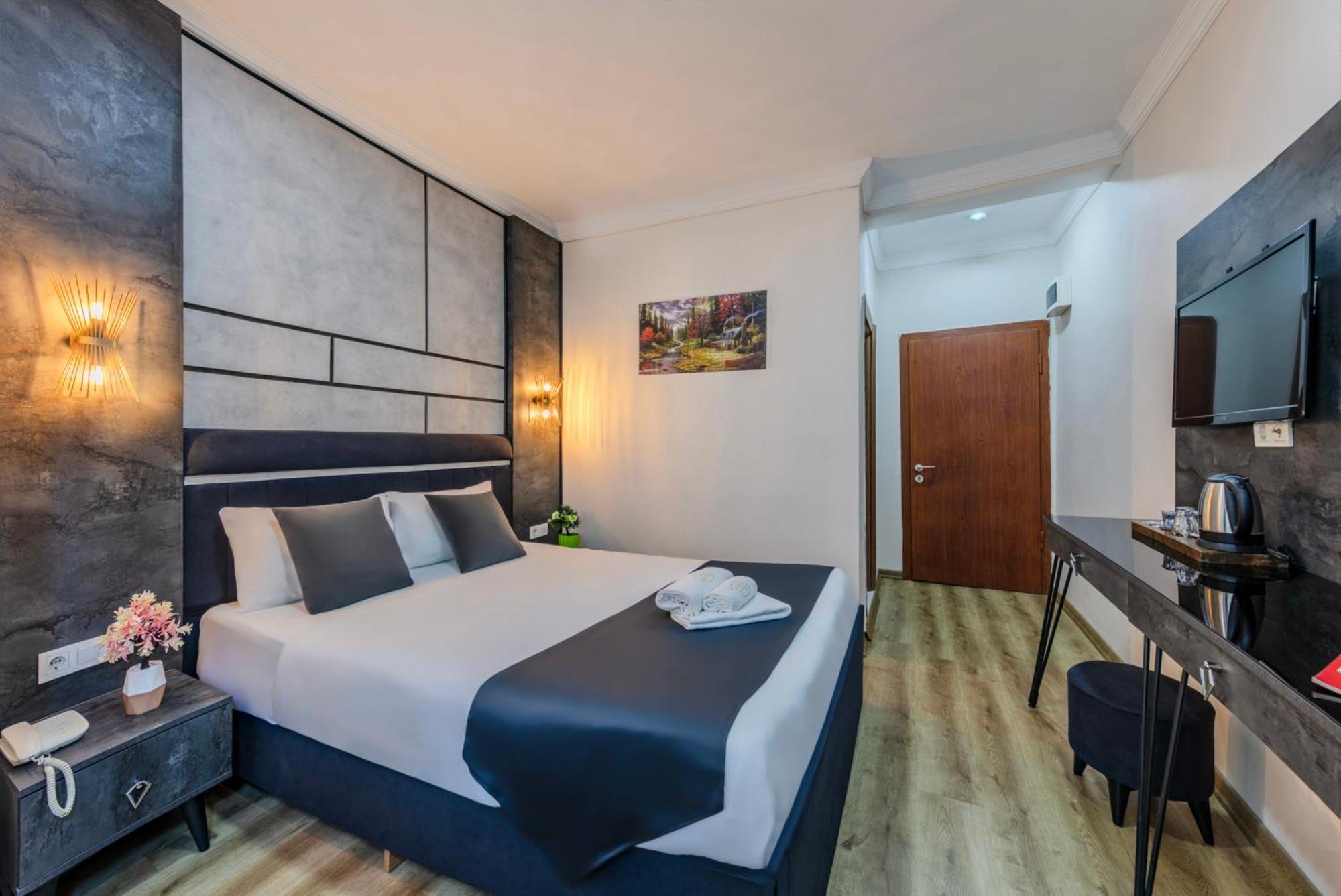 La Pazza Suites Istanbul Exteriör bild