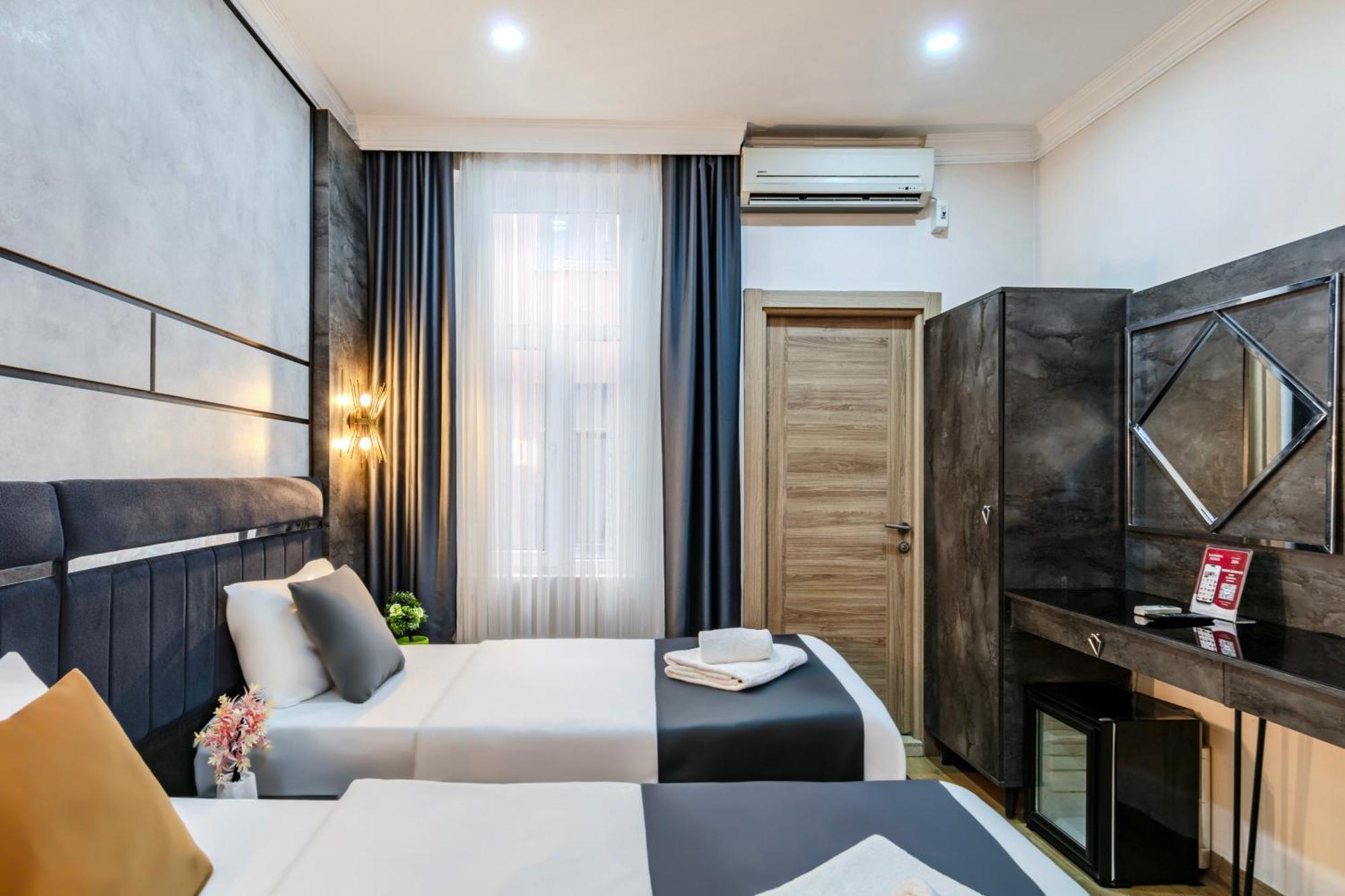 La Pazza Suites Istanbul Exteriör bild