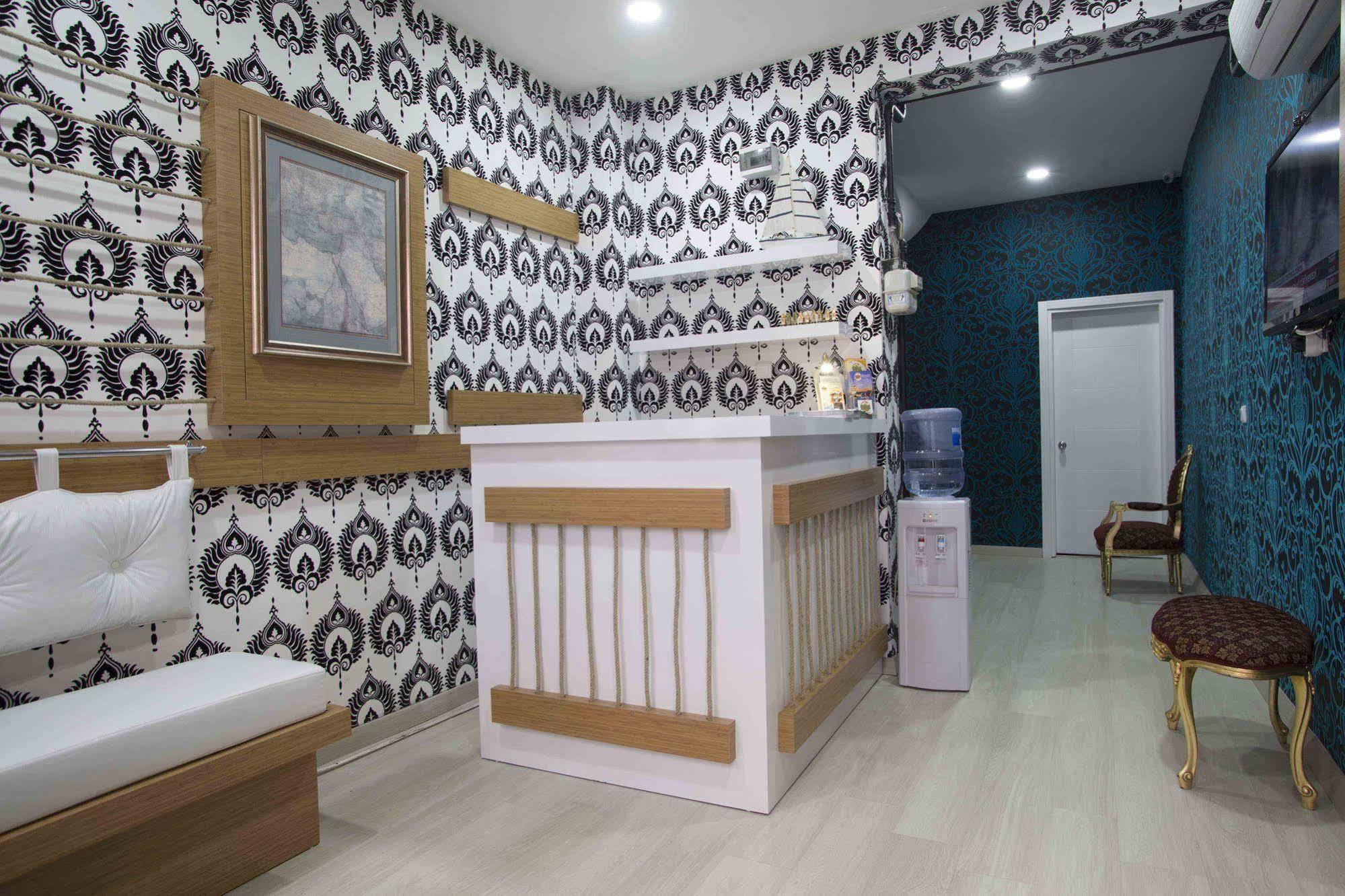 La Pazza Suites Istanbul Exteriör bild