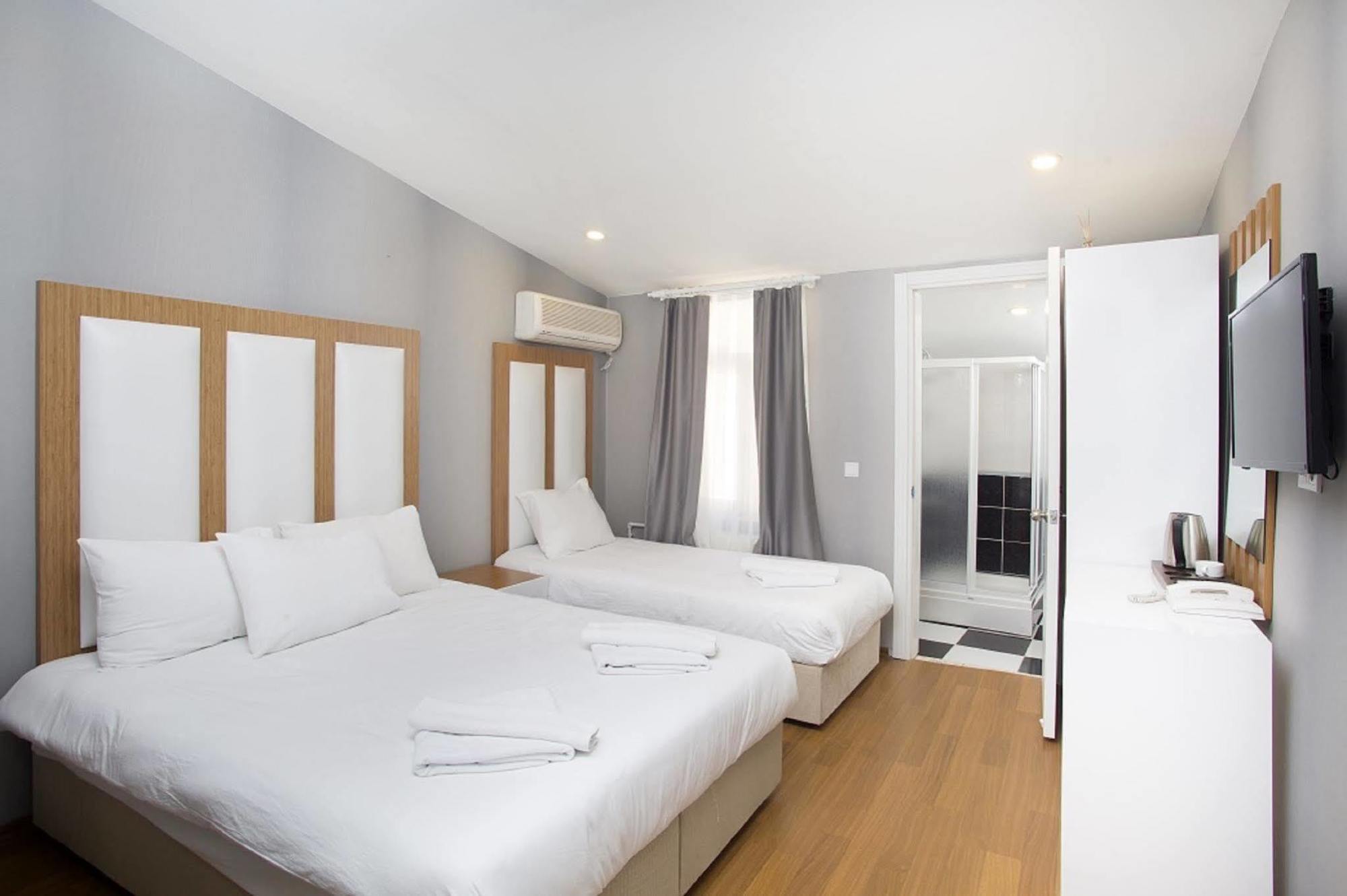 La Pazza Suites Istanbul Exteriör bild
