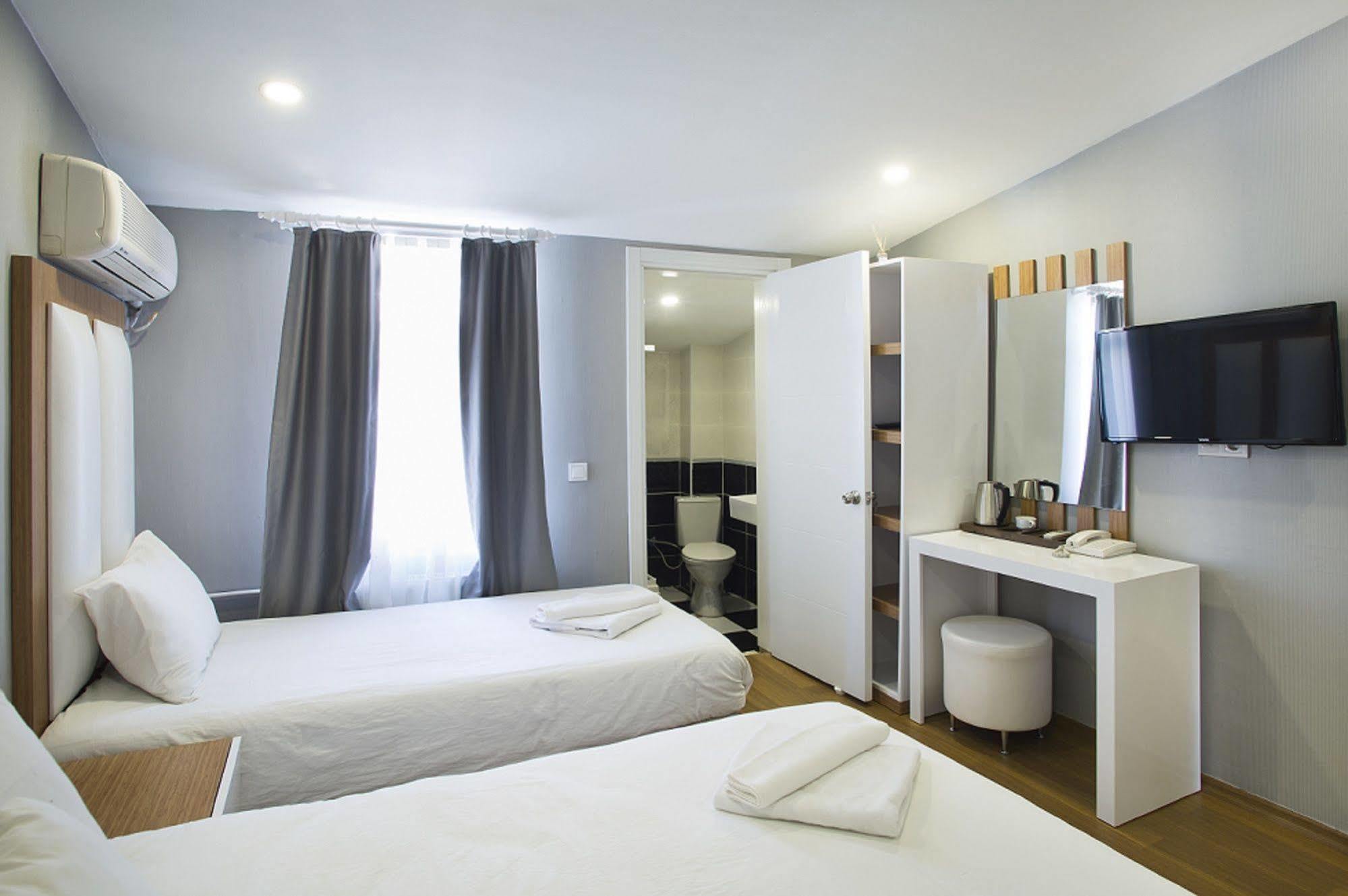 La Pazza Suites Istanbul Exteriör bild