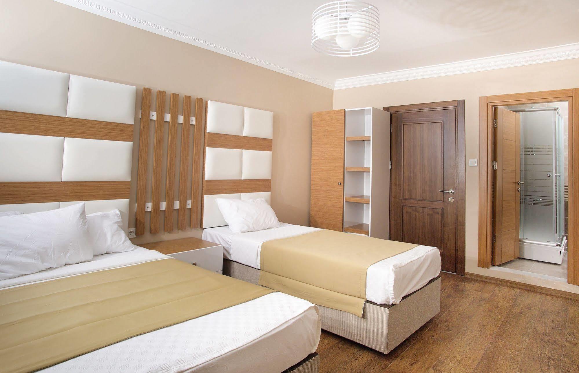 La Pazza Suites Istanbul Exteriör bild