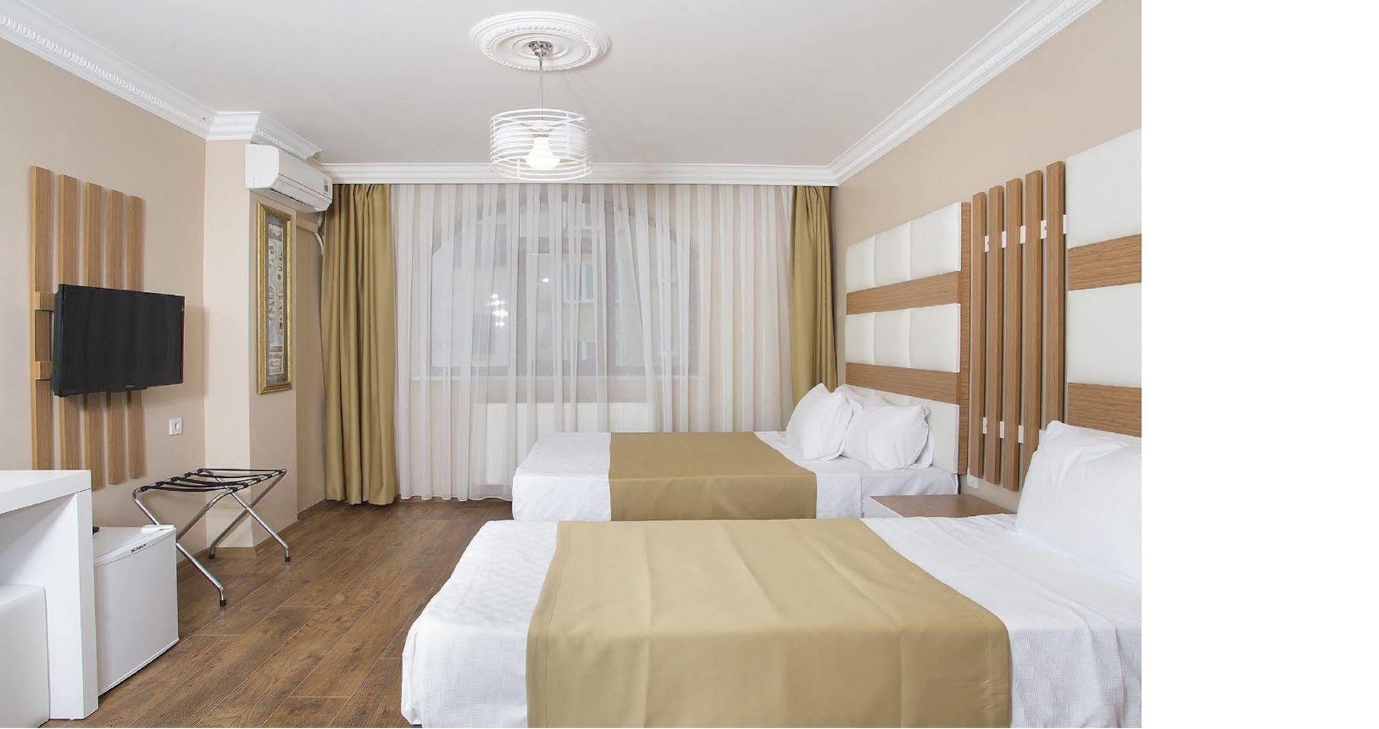 La Pazza Suites Istanbul Exteriör bild